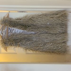 Faux fur vest. Size L